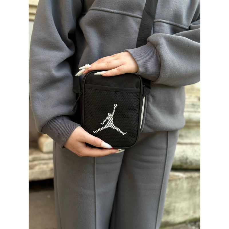 Сумка Jordan через плече чоловіча чорна сумка Джордан спортивна барсетка на літо Джордан монограм месенджер через плече Жордан