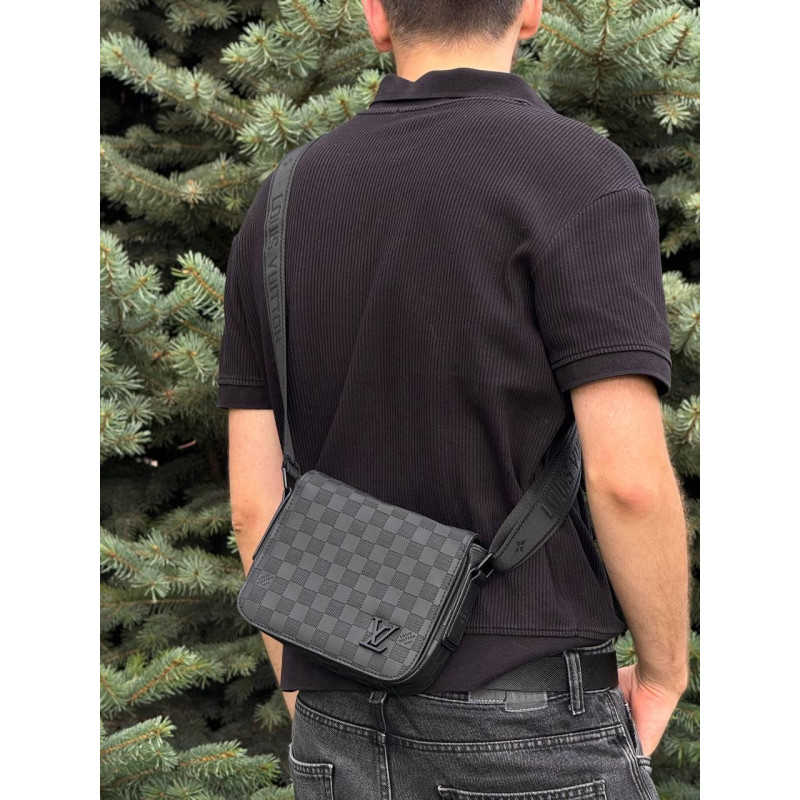 Сумка Louis Vuitton барсетка через плече чоловіча спортивна сумка Лв чорна шкіряна Луї Віттон месенджер LV через плече