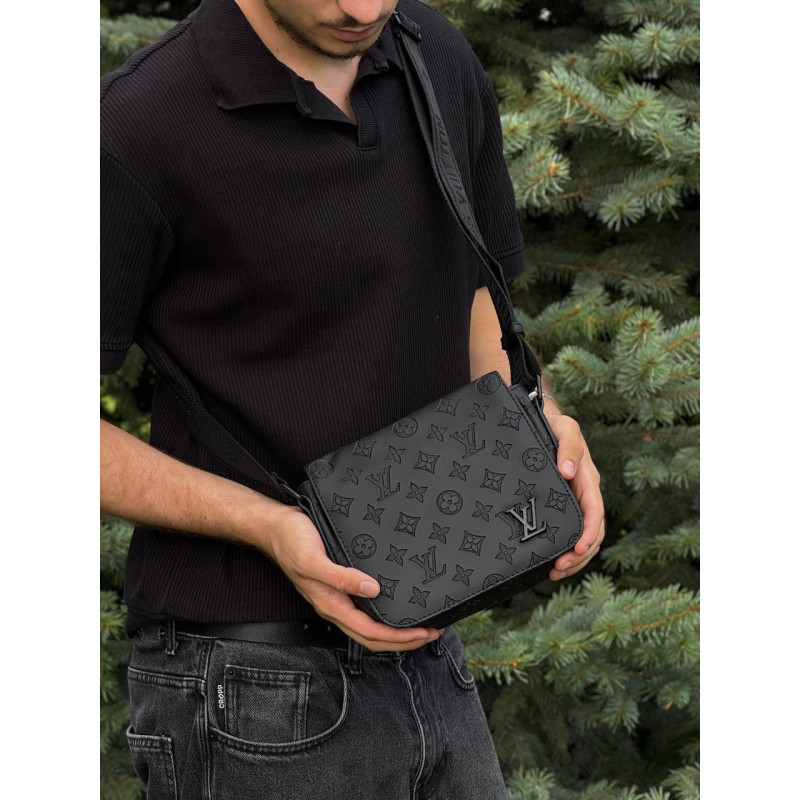 Сумка Louis Vuitton барсетка через плече чоловіча спортивна сумка Лв чорна шкіряна Луї Віттон месенджер LV через плече