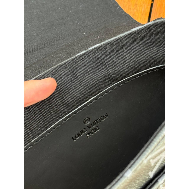 Сумка Louis Vuitton барсетка через плече чоловіча спортивна сумка Лв чорна шкіряна Луї Віттон месенджер LV через плече