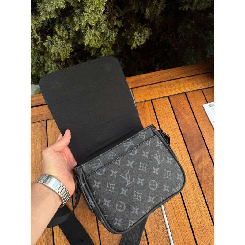 Сумка Louis Vuitton барсетка через плече чоловіча спортивна сумка Лв чорна шкіряна Луї Віттон месенджер LV через плече