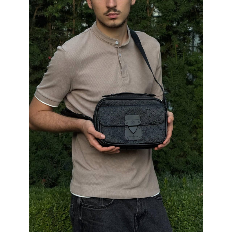 Сумка Louis Vuitton чоловіча чорна сумка через плече Лв спортивна шкіряна сумка Луї Віттон барсетка месенджер LV