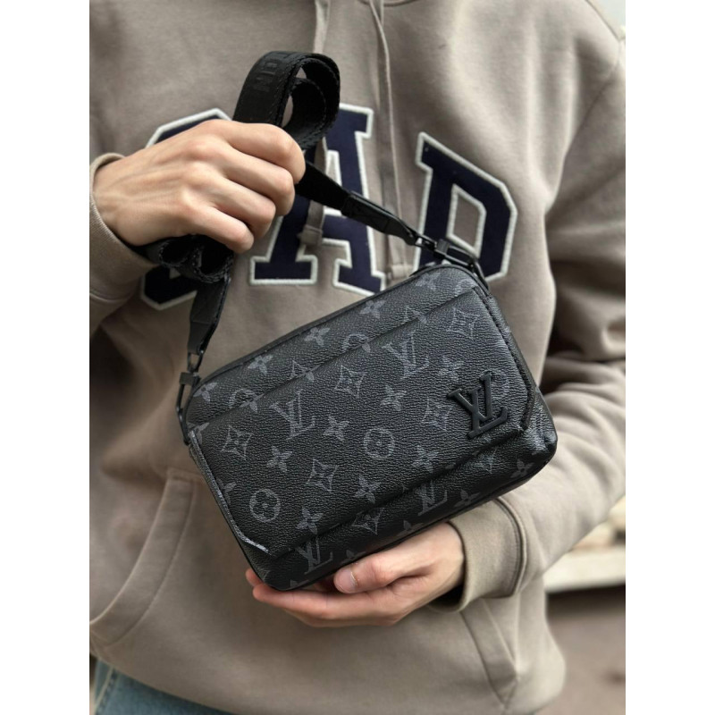 Сумка Louis Vuitton через плече LV шкіряна чорна сумка барсетка Луї Віттон Месенджер Лв чорний