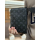 Сумка Louis Vuitton через плече LV шкіряна чорна сумка барсетка Луї Віттон Месенджер Лв чорний
