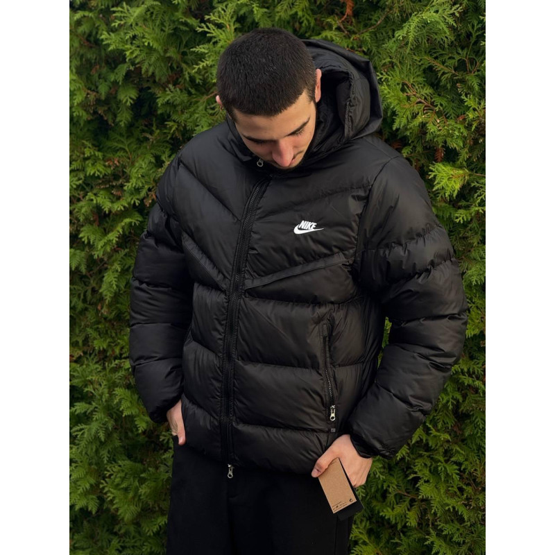 Пуховик Nike Storm Fit чоловіча чорна спортивна куртка Nike black storm fit чоловіча спортивна куртка Nike