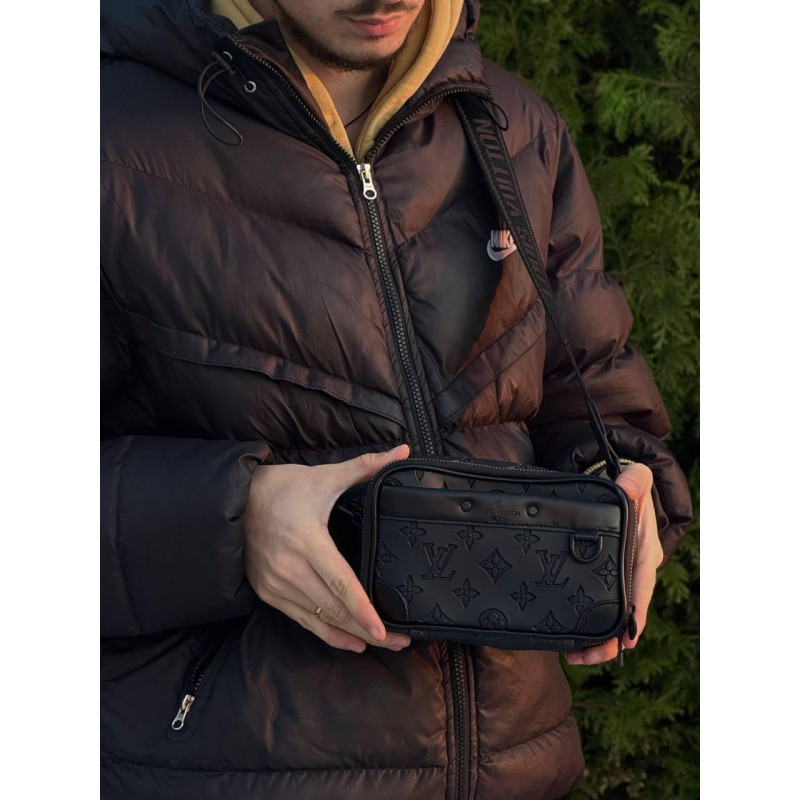 Сумка Louis Vuitton через плече шкіряна чоловіча сумка LV чорна спортивна сумка через плече Луї Вітон ЛВ