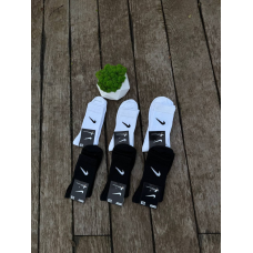 Шкарпетки Nike | Спортивні, комфортні та стильні шкарпетки для спорту та повсякденного носіння