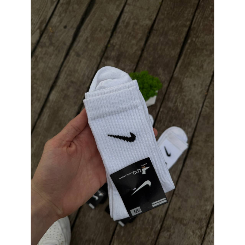 Шкарпетки Nike | Спортивні, комфортні та стильні шкарпетки для спорту та повсякденного носіння