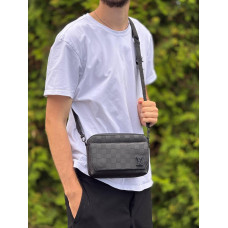 Чоловіча сумка через плече Louis Vuitton, чорна шахова кроссбоді 22×16 см з екошкіри, 3 відділення
