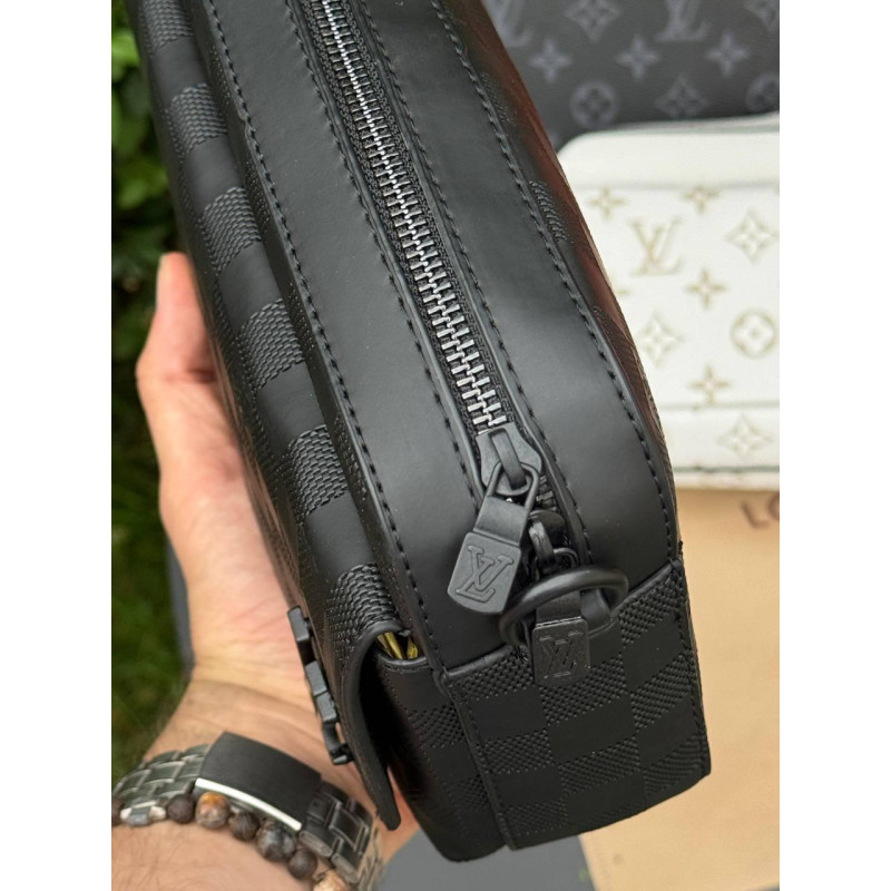 Чоловіча сумка через плече Louis Vuitton, чорна шахова кроссбоді 22×16 см з екошкіри, 3 відділення