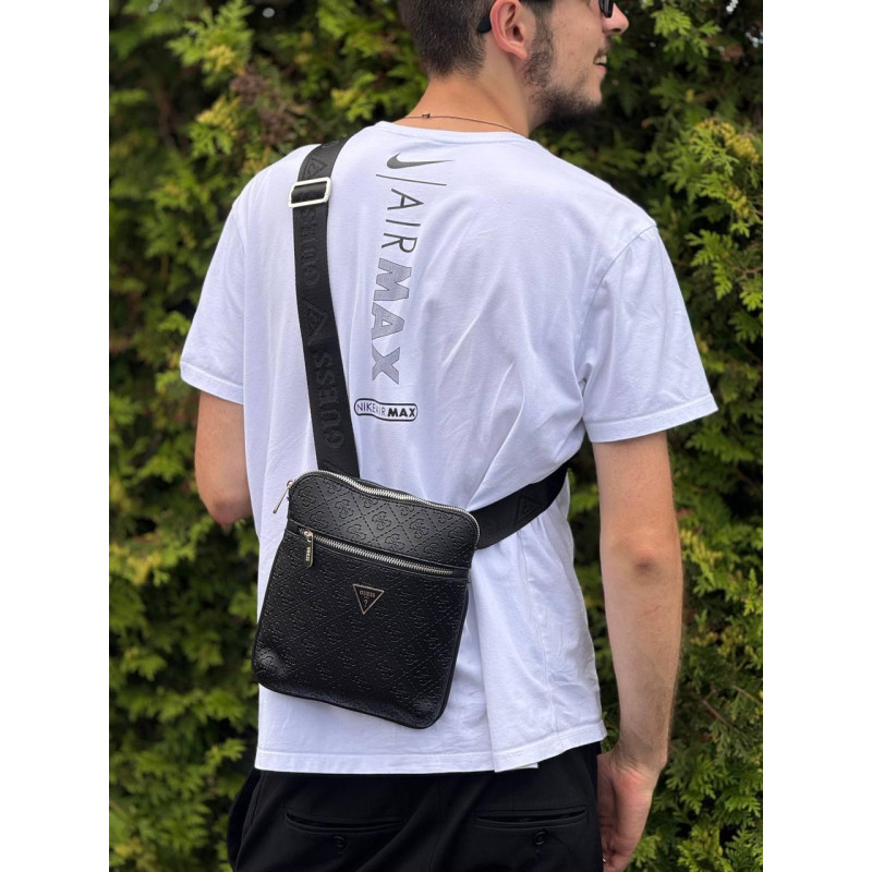 Чоловіча сумка через плече Guess Vezzola Smart з тисненням, чорна кросбоді з екошкіри 23×19 см, 3 відділення