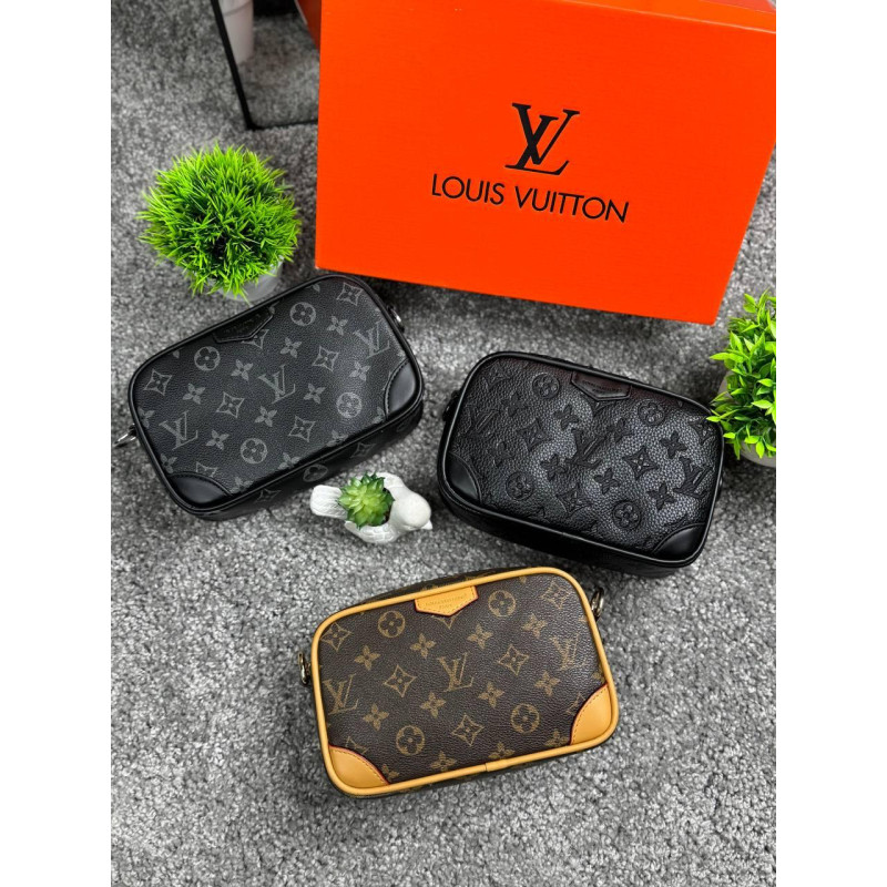 Чоловіча сумка через плече Louis Vuitton чорна, компактна кроссбоді з екошкіри 20×15 см, стильний дизайн з монограмою, якісна