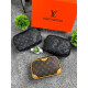 Чоловіча сумка через плече Louis Vuitton чорна, компактна кроссбоді з екошкіри 20×15 см, стильний дизайн з монограмою, якісна