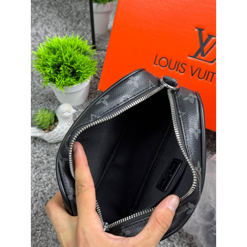 Чоловіча сумка через плече Louis Vuitton, коричнева, компактна кроссбоді з екошкіри 20×15 см, класичний дизайн з монограмою.