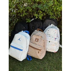 Рюкзак чоловічий Jordan Monogram з екошкіри 44×31 см — стильний міський портфель Джордан з тисненням, 4 відділення, брендовий