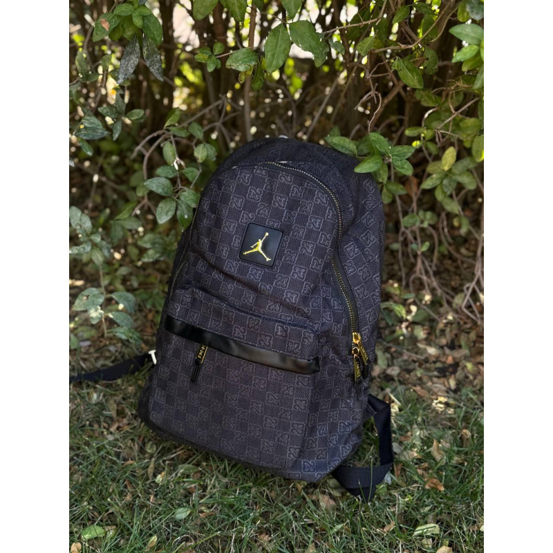 Чоловічий рюкзак Jordan Monogram чорний із золотим 44×31 см — стильний текстильний backpack Джордан з тисненням