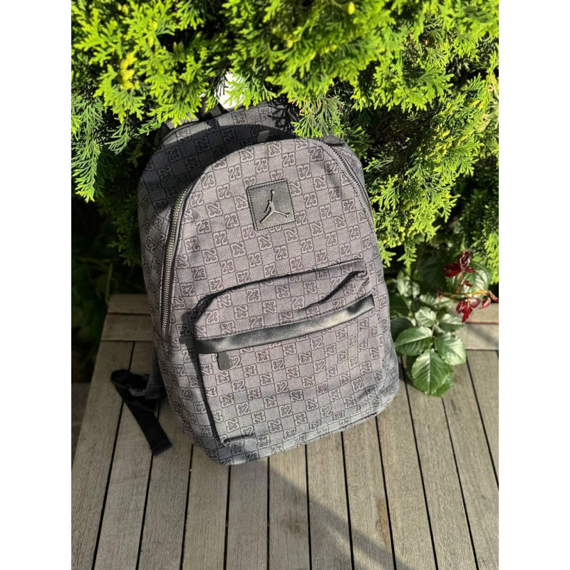 Чоловічий рюкзак Jordan Monogram сірий 44×31 см — стильний текстильний backpack Джордан з тисненням, місткий рюкзак