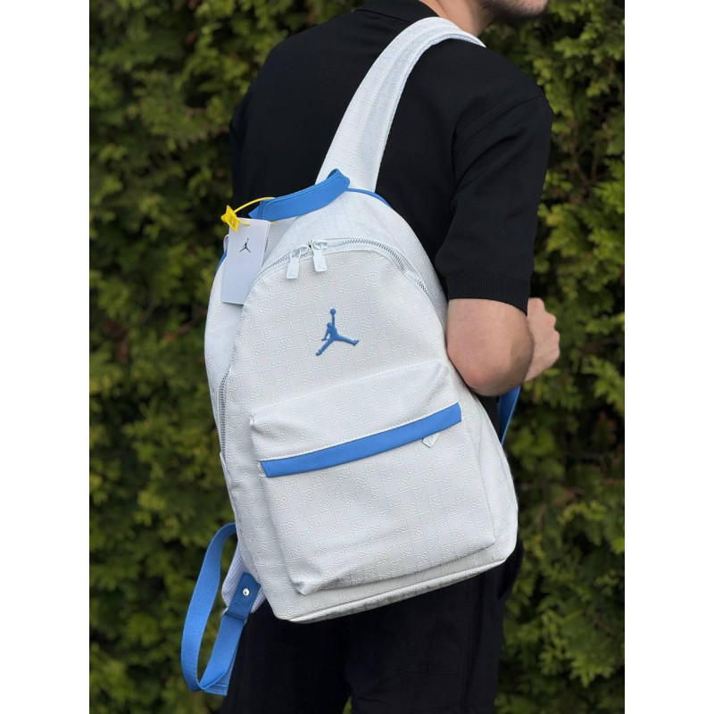 Чоловічий рюкзак Jordan Monogram біло-синій 44×31 см — стильний текстильний backpack Джордан з тисненням