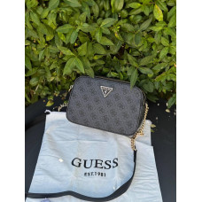 Сумка Guess жіноча через плече чорна 23×15 см - стильна кроссбоді Guess з екошкіри, компактна повсякденна сумочка Гесс